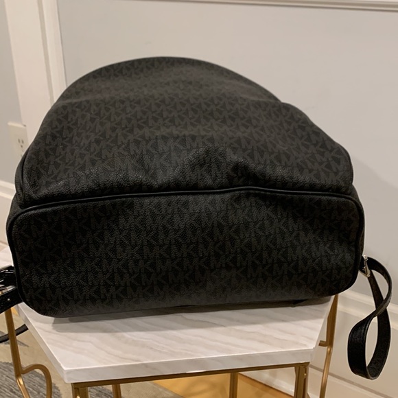 Michael Kors Large Jet Set Signature Logo Travel Backpack EUC - Picture 8 of 17